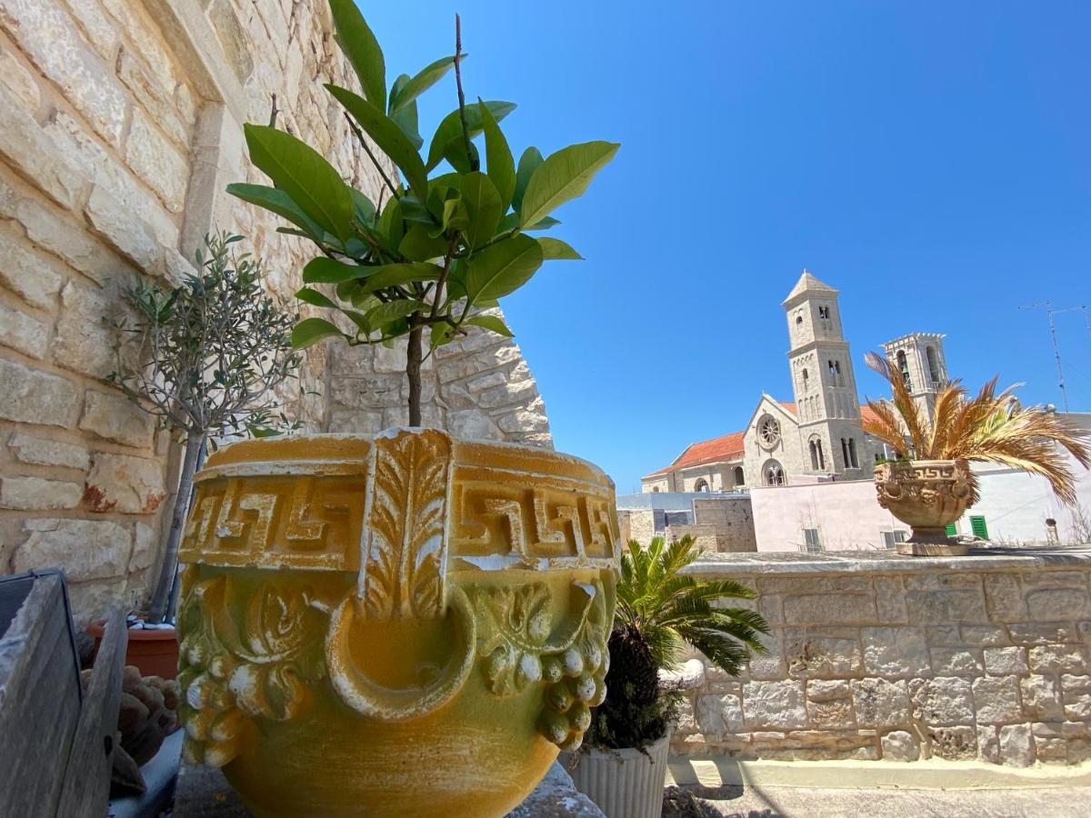 Palazzo Morola XIV Century Apartment Giovinazzo Luaran gambar