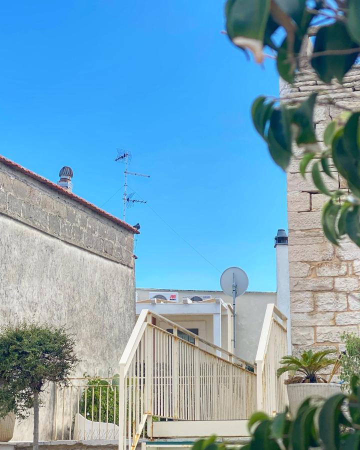 Palazzo Morola XIV Century Apartment Giovinazzo Luaran gambar