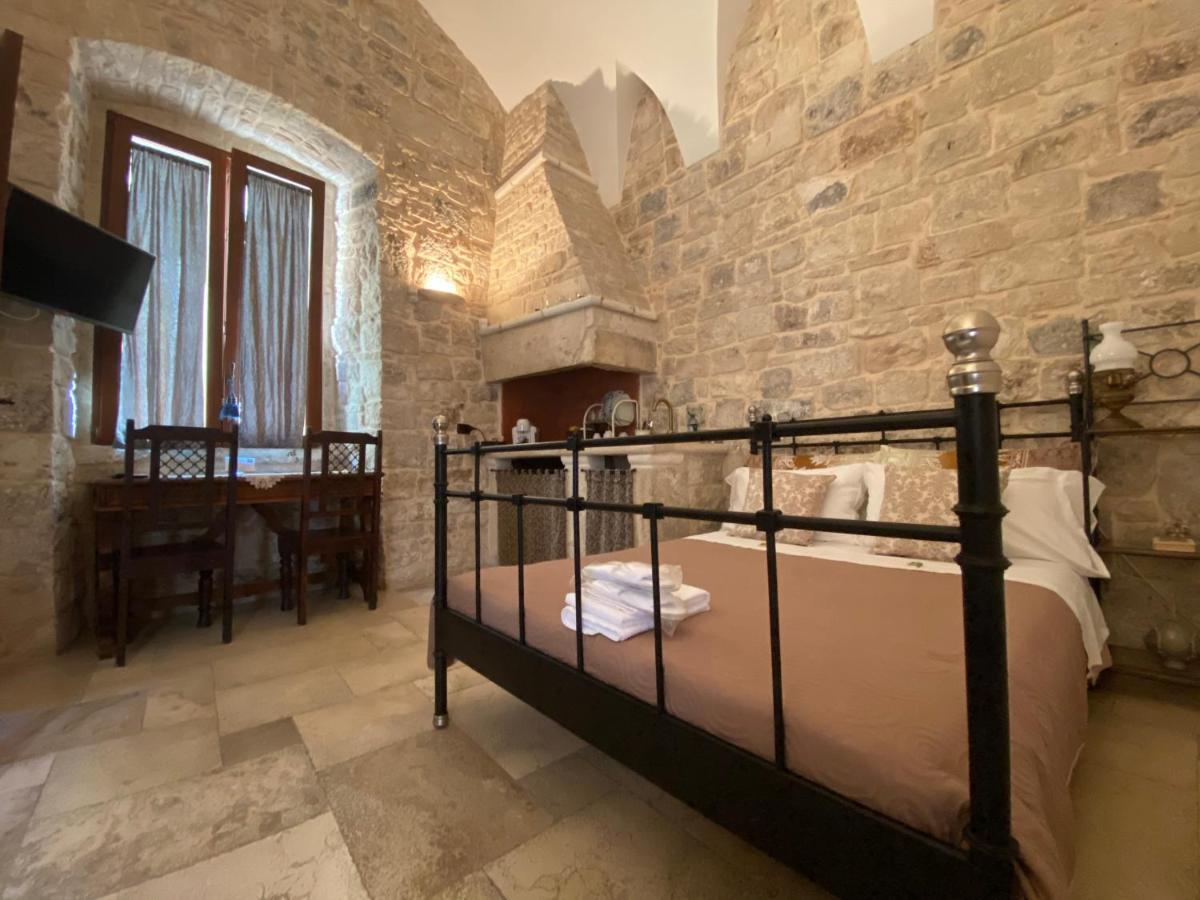Palazzo Morola XIV Century Apartment Giovinazzo Luaran gambar