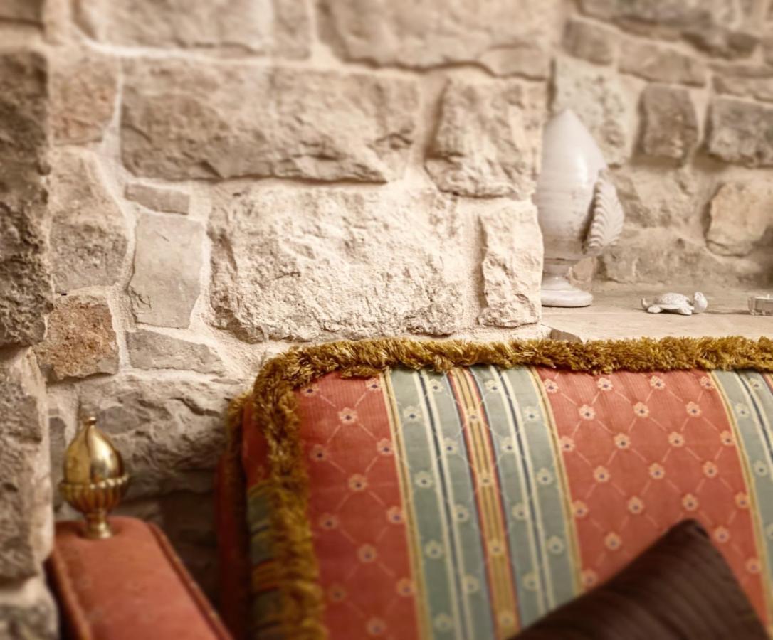 Palazzo Morola XIV Century Apartment Giovinazzo Luaran gambar