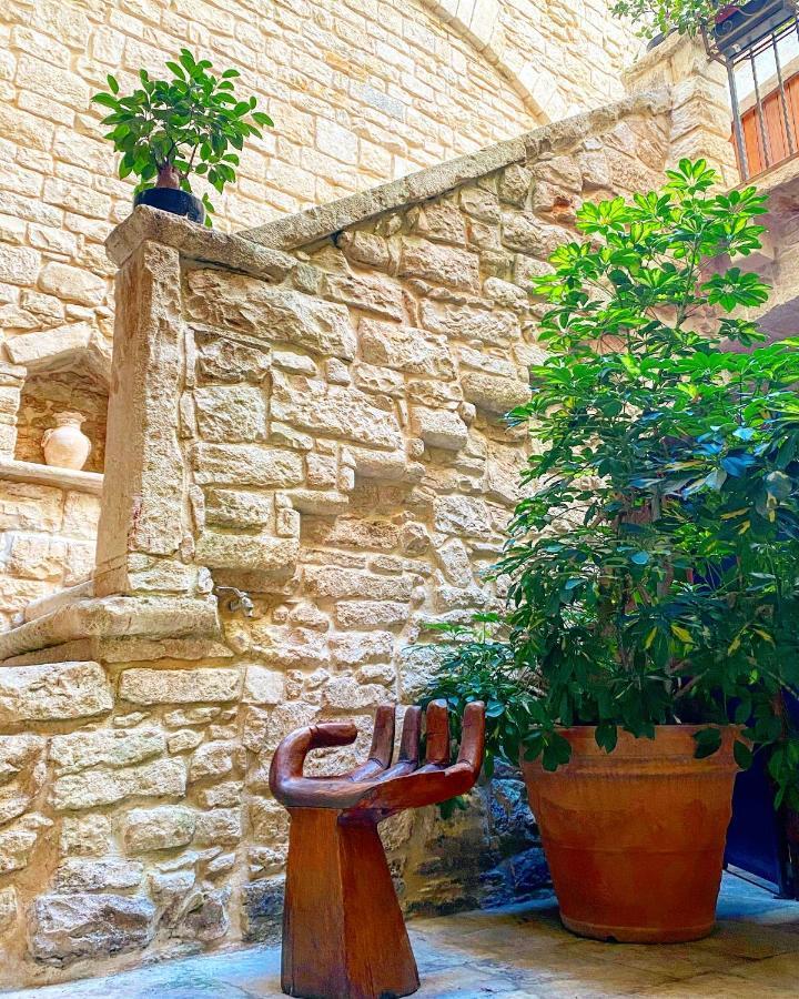 Palazzo Morola XIV Century Apartment Giovinazzo Luaran gambar