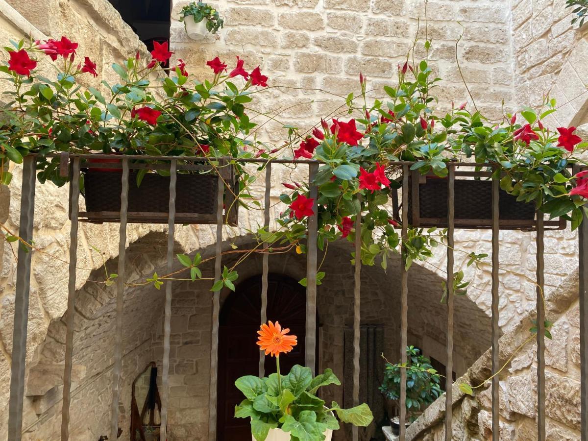 Palazzo Morola XIV Century Apartment Giovinazzo Luaran gambar