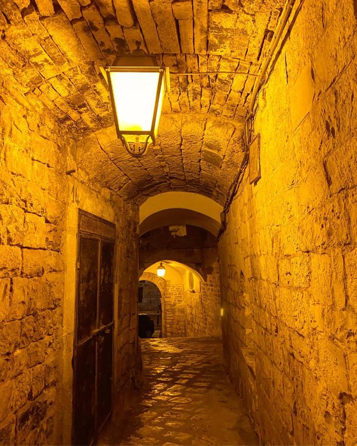 Palazzo Morola XIV Century Apartment Giovinazzo Luaran gambar
