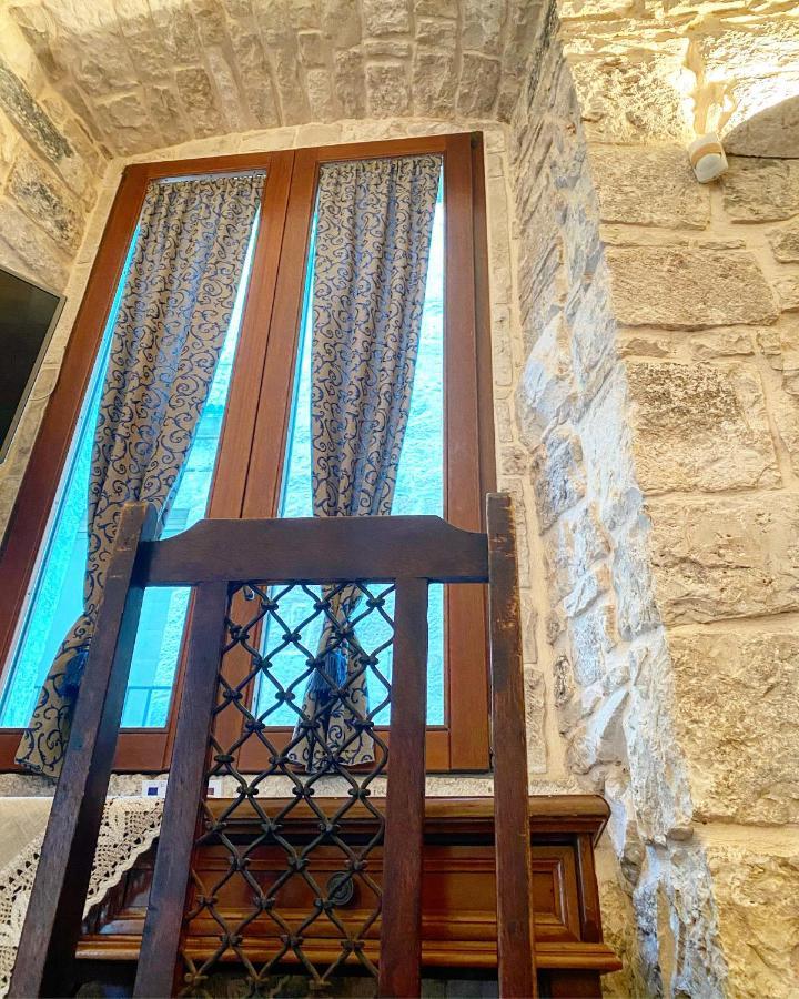 Palazzo Morola XIV Century Apartment Giovinazzo Luaran gambar