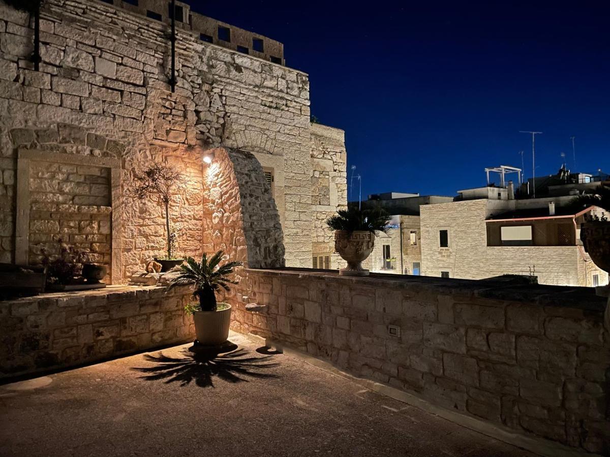 Palazzo Morola XIV Century Apartment Giovinazzo Luaran gambar