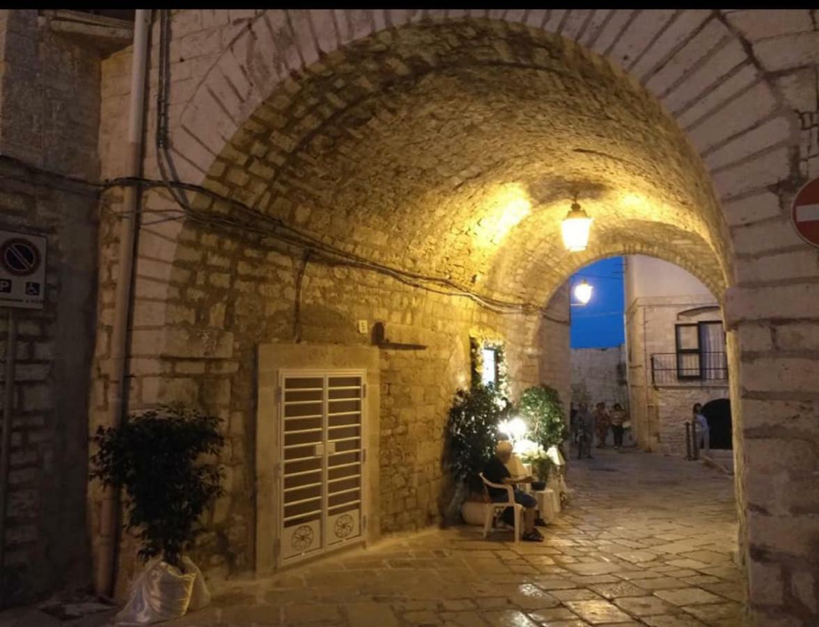 Palazzo Morola XIV Century Apartment Giovinazzo Luaran gambar