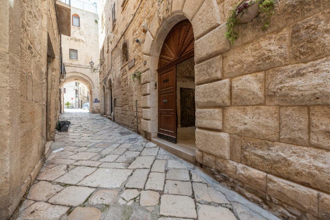 Palazzo Morola XIV Century Apartment Giovinazzo Luaran gambar