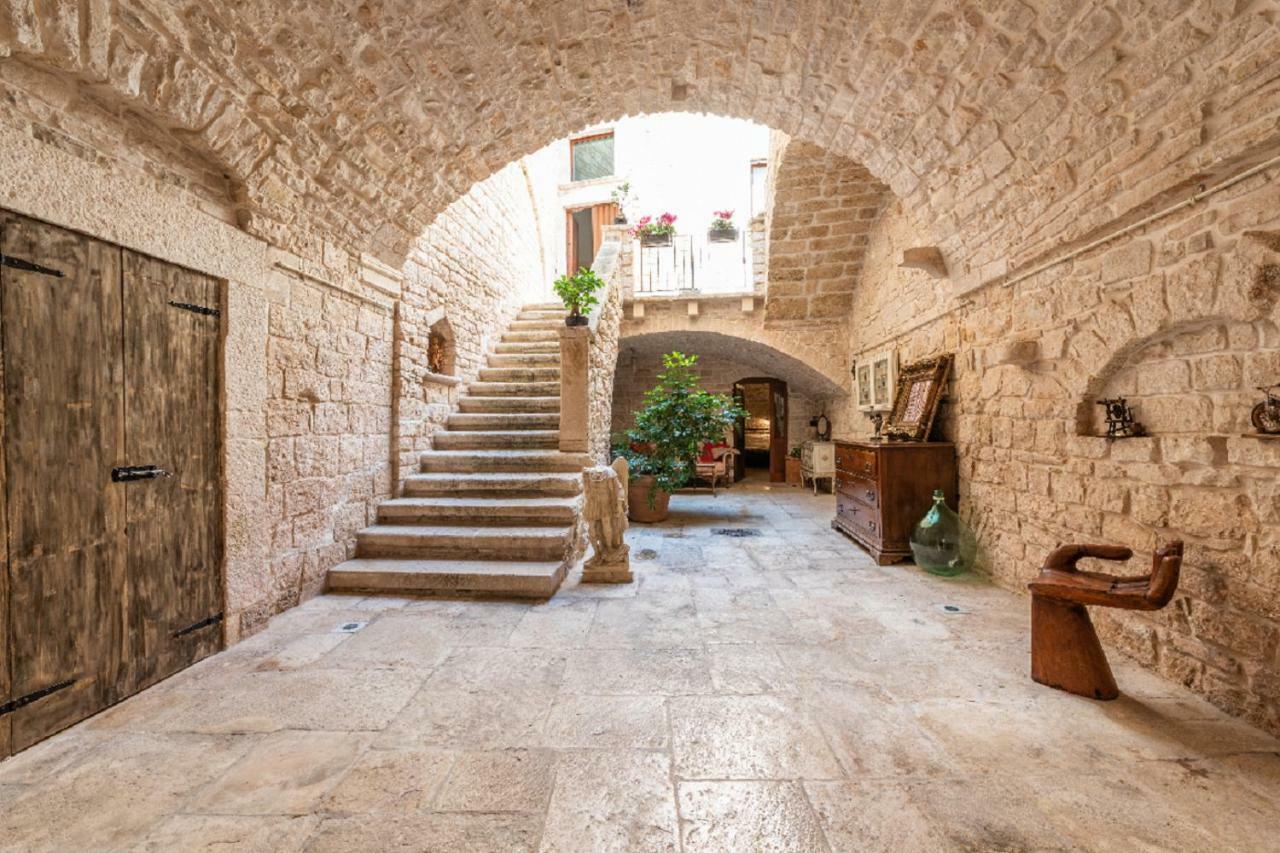 Palazzo Morola XIV Century Apartment Giovinazzo Luaran gambar