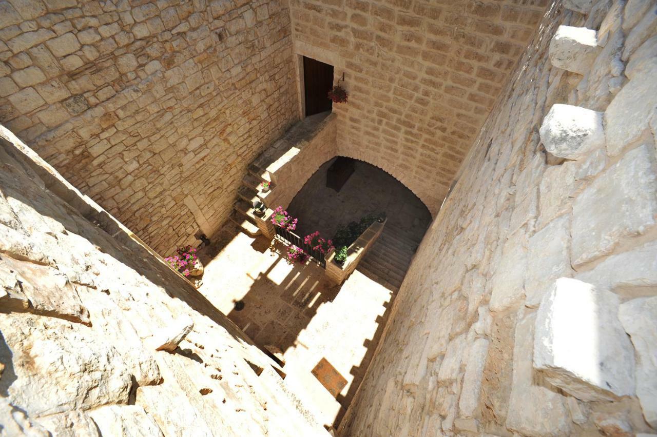 Palazzo Morola XIV Century Apartment Giovinazzo Luaran gambar