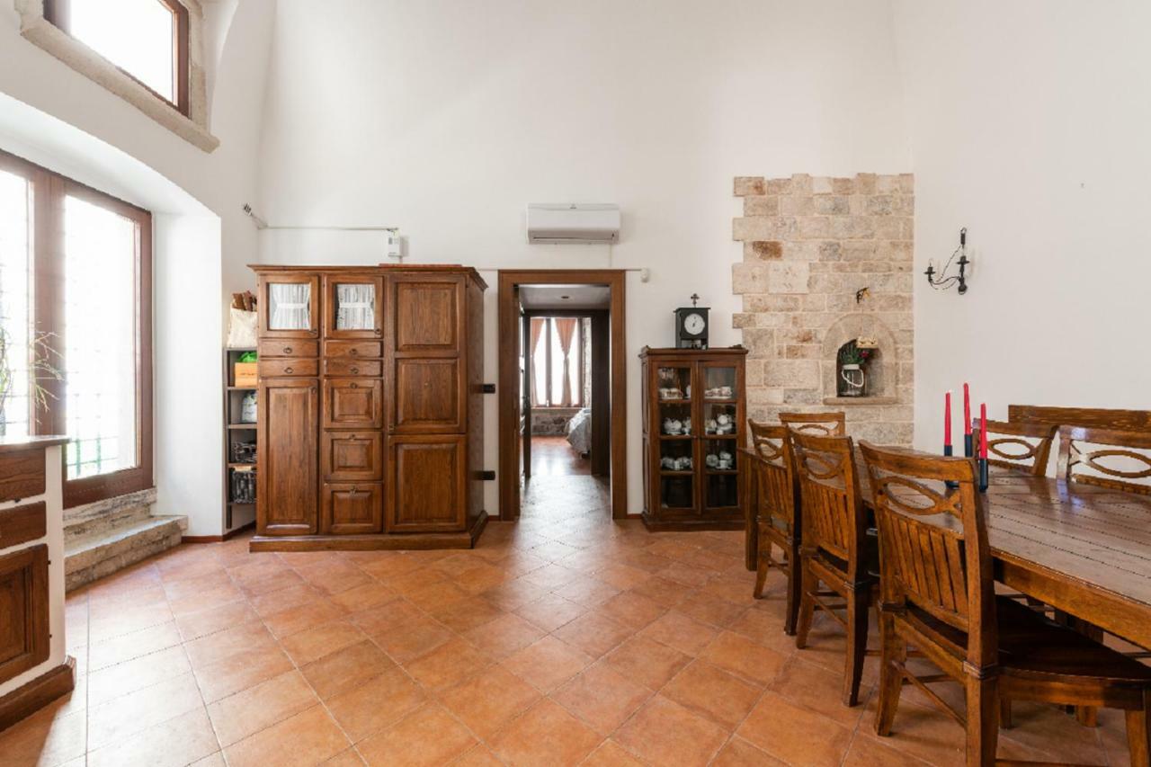 Palazzo Morola XIV Century Apartment Giovinazzo Luaran gambar