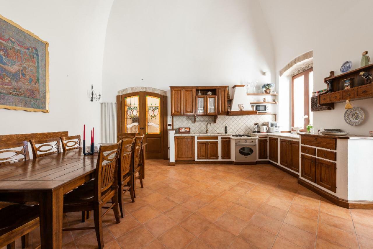 Palazzo Morola XIV Century Apartment Giovinazzo Luaran gambar