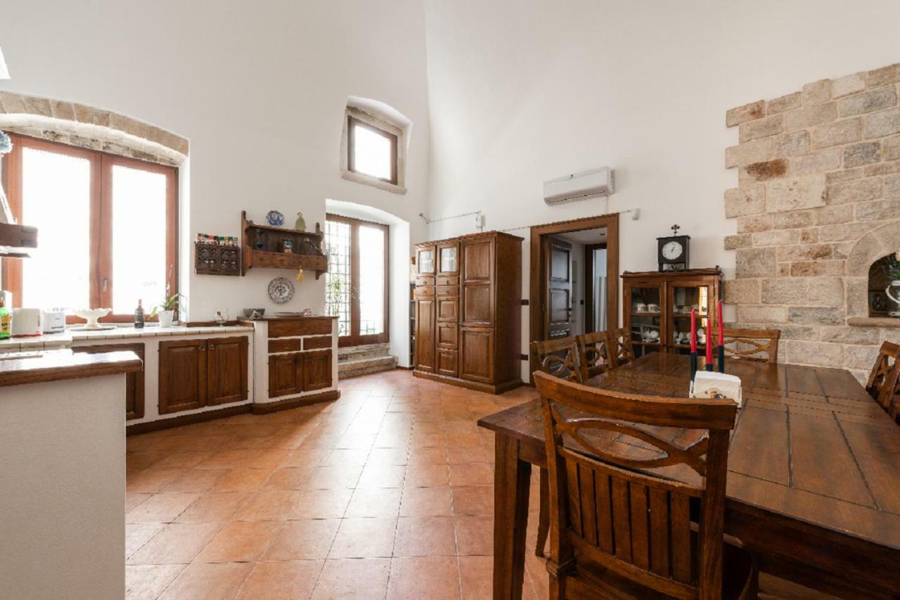 Palazzo Morola XIV Century Apartment Giovinazzo Luaran gambar