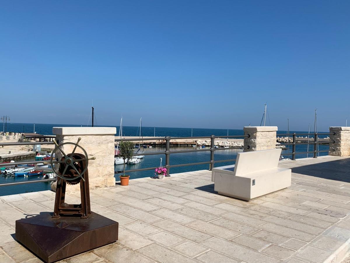 Palazzo Morola XIV Century Apartment Giovinazzo Luaran gambar