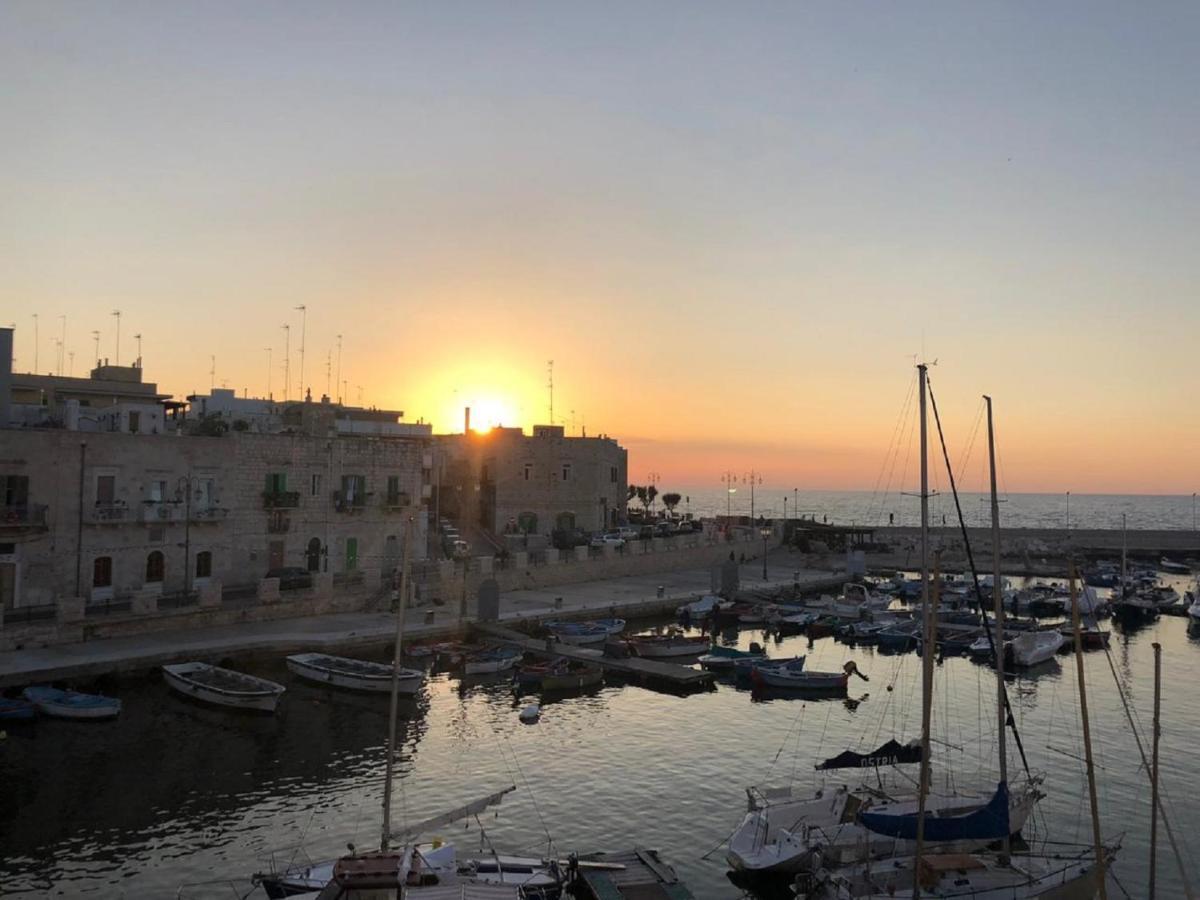 Palazzo Morola XIV Century Apartment Giovinazzo Luaran gambar